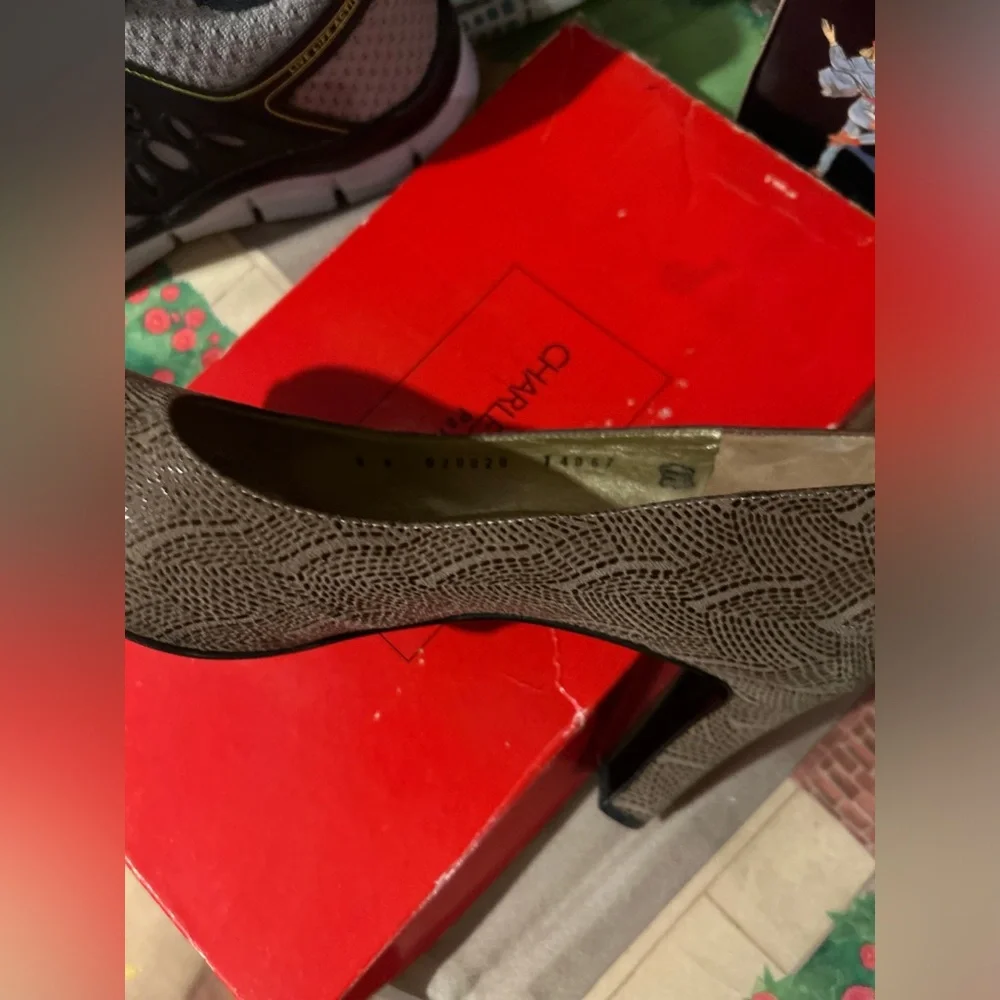 Bruno Magli leather heels 6 Preowned pumps‎